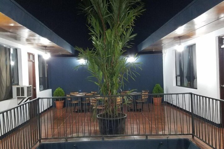 Hotel Exterior 4 of 15