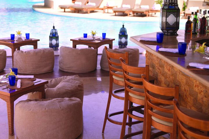 Hotel with Pool