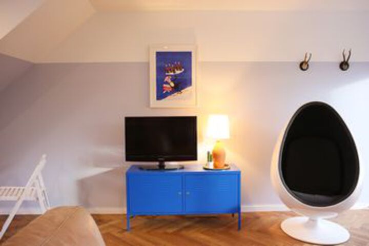 Room 6 of 10