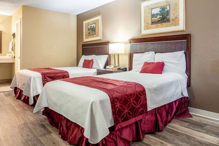 2 Double Beds (4 of 14)