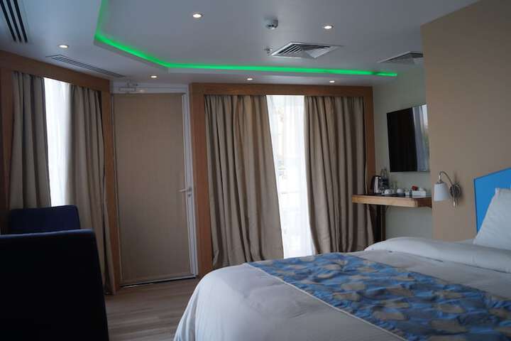 Room 14 of 72