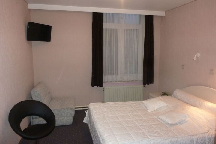 Room 5 of 31