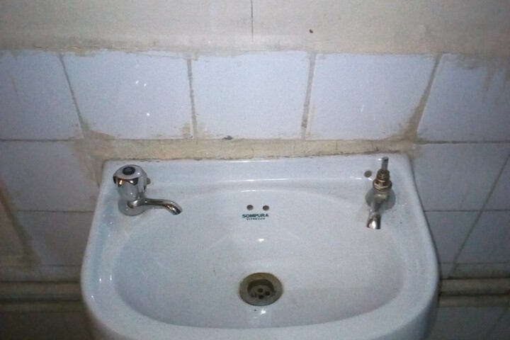 Room 6 of 14