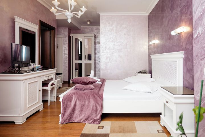 Room 37 of 169
