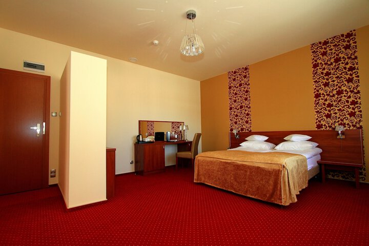 Room 3 of 45