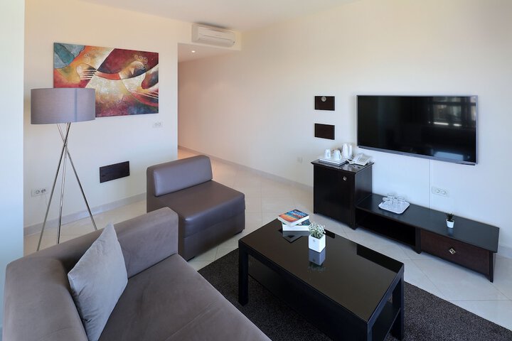 Room 45 of 134