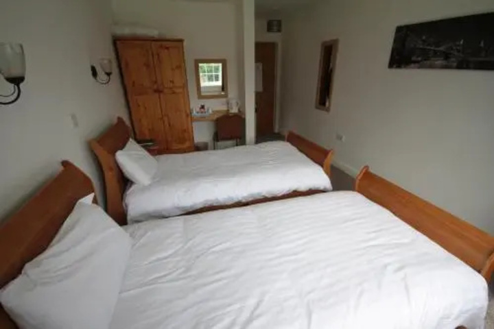 Room 4 of 11
