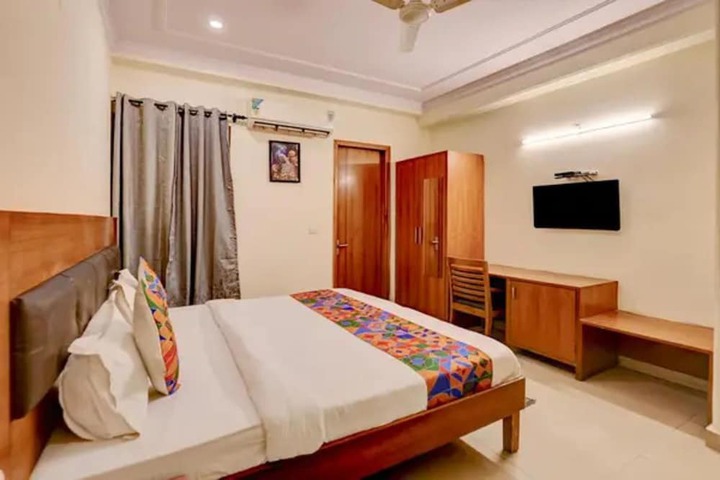 Room 8 of 31