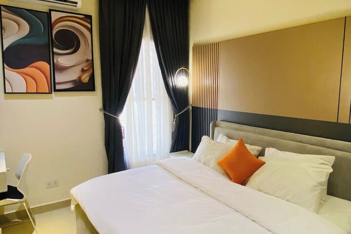 Room 4 of 22