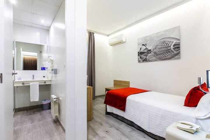 Room 21 of 50