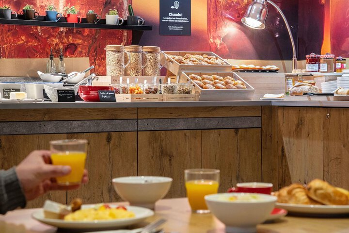 Breakfast/Coffee Service 40 of 50