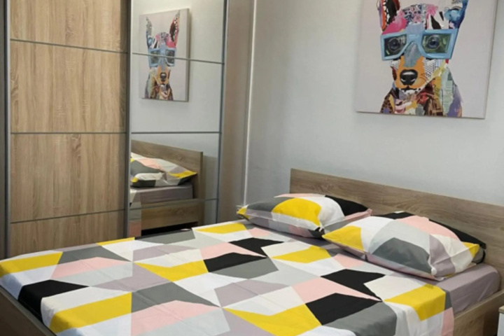 Room 2 of 7