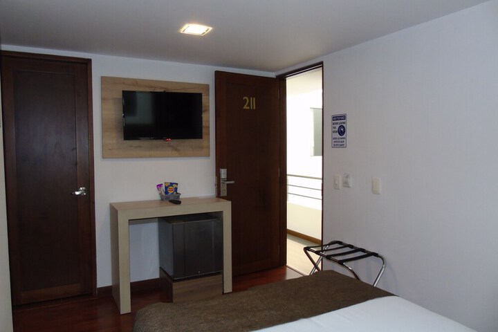 Room 51 of 88