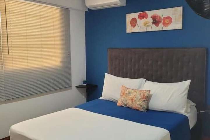 Room 15 of 32