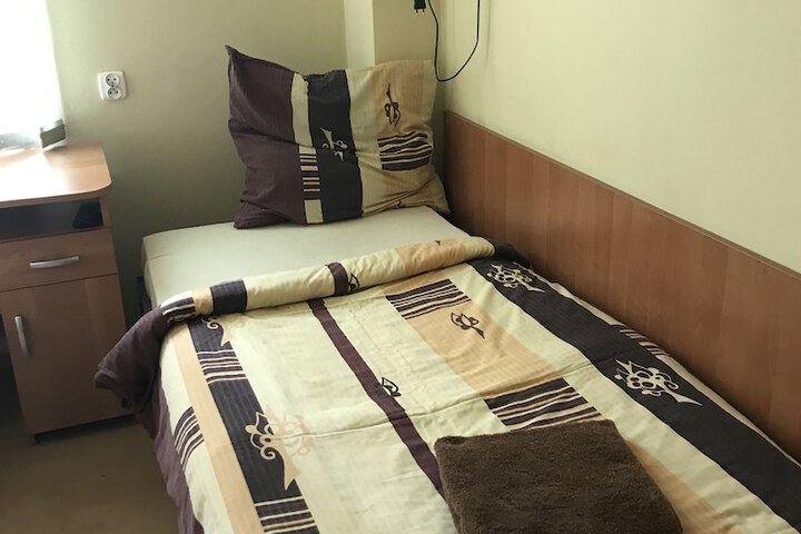 Room 6 of 23