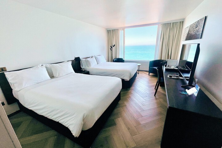 Room 28 of 66