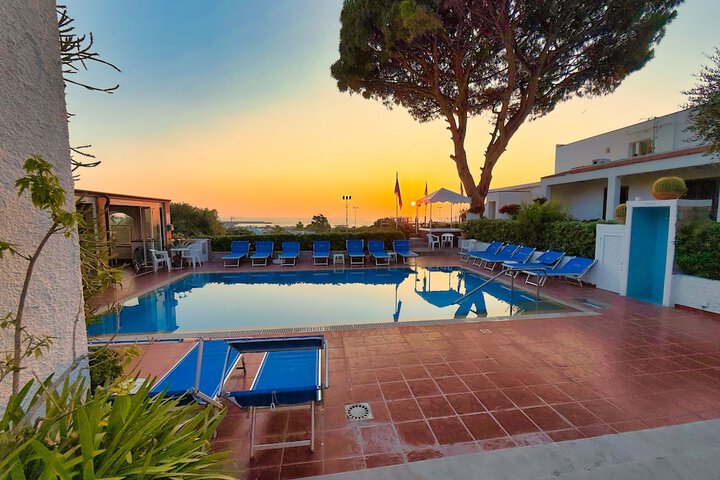 Pool 44 of 65