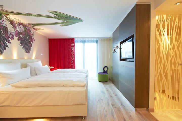 Room 4 of 72