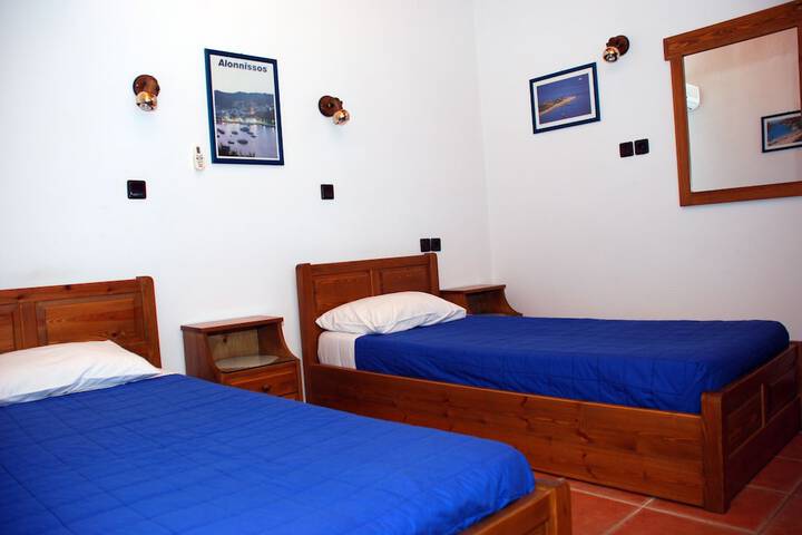 Room 2 of 36