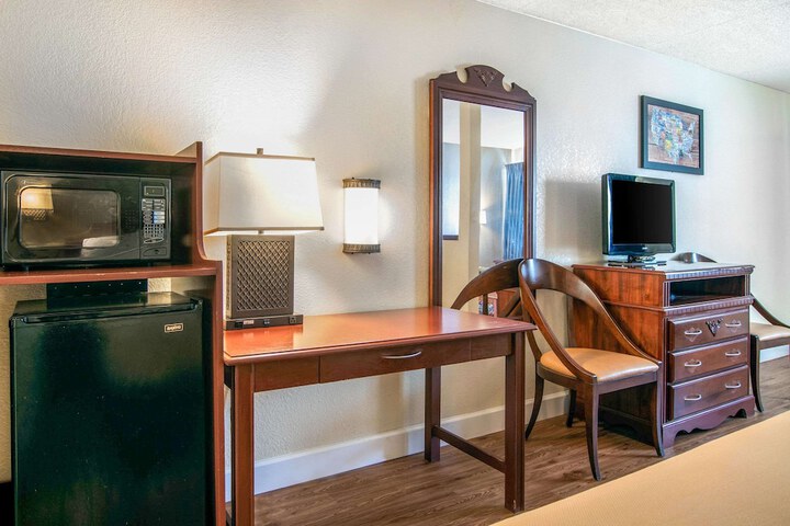 Room 17 of 21