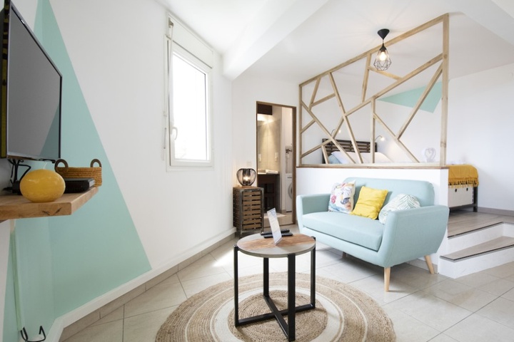 Room 4 of 14