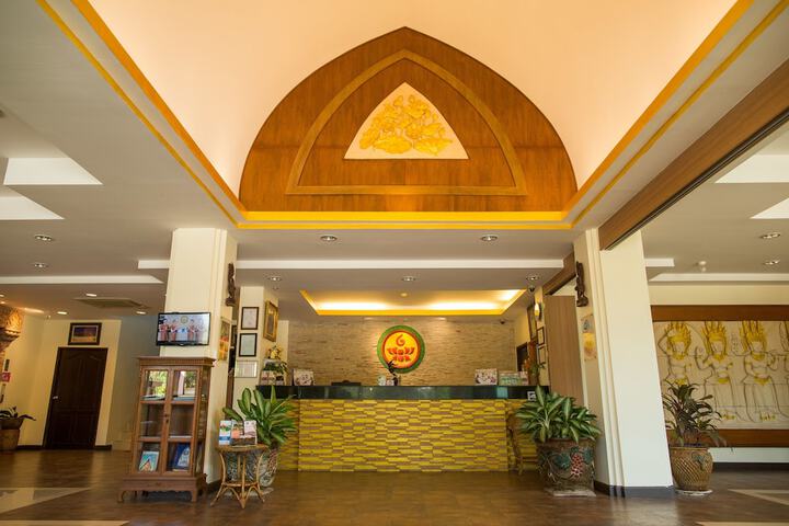 Hotel 2 of 151