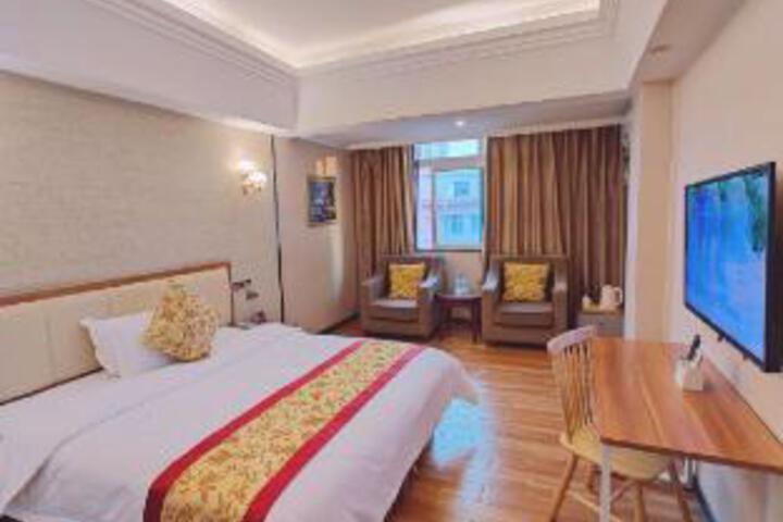 Room 5 of 6