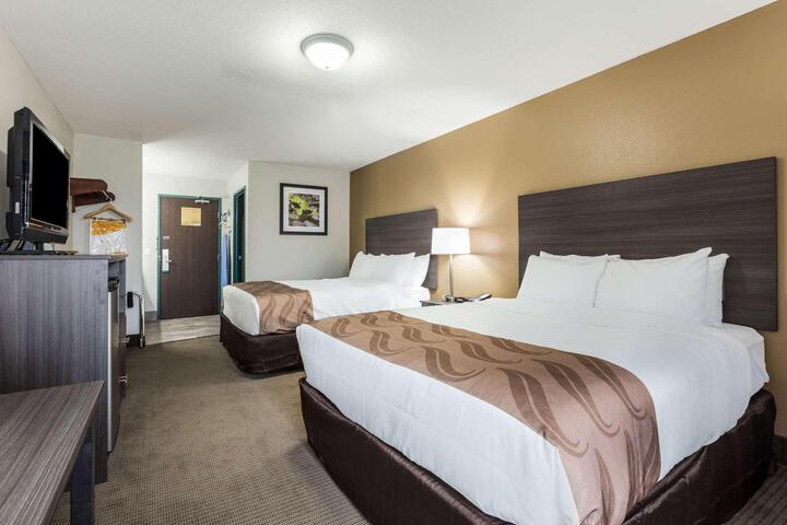 2 Double Beds (2 of 3)