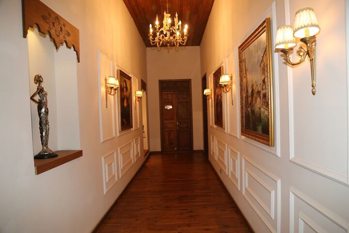 Ballroom/Hall 54 of 56