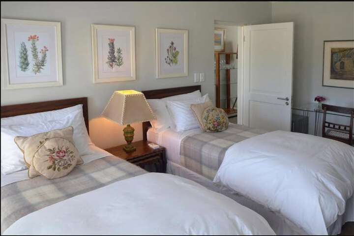 Room 4 of 162