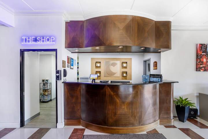 Guest Lobby