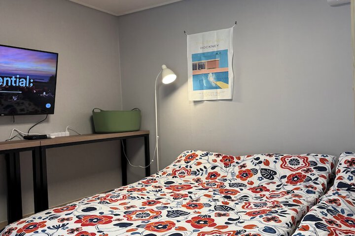 Room 24 of 42