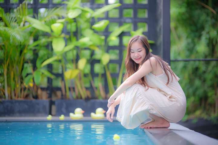 Pool 43 of 77