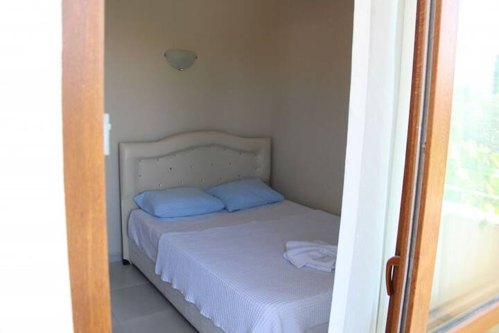 Room 3 of 25