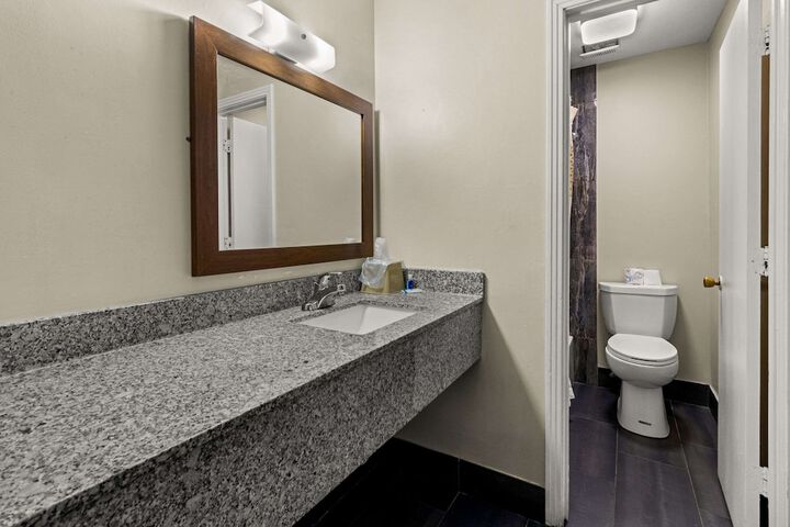 Room 13 of 31