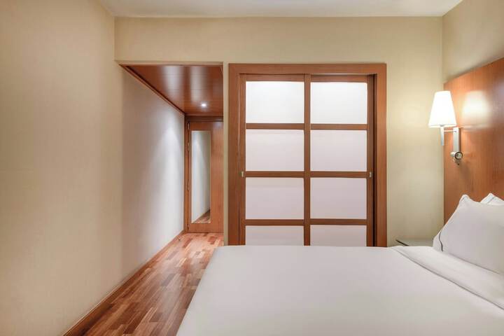 Room 6 of 39