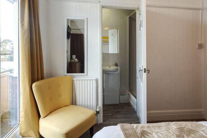 Room 30 of 49
