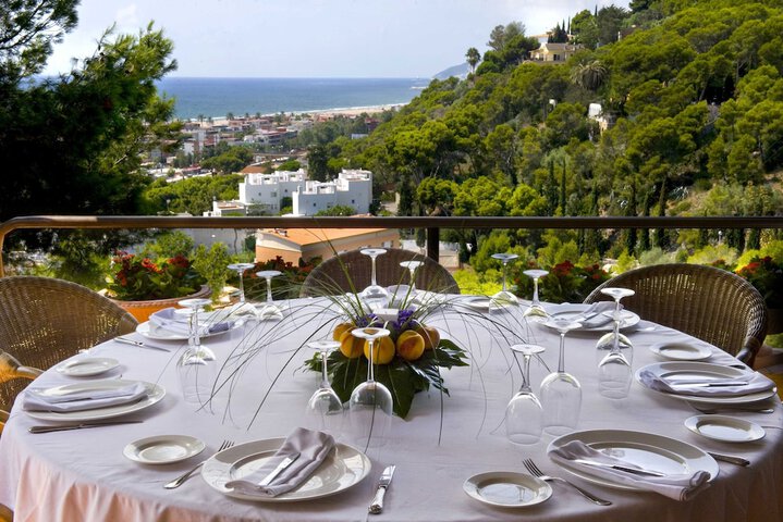 Dining 73 of 77