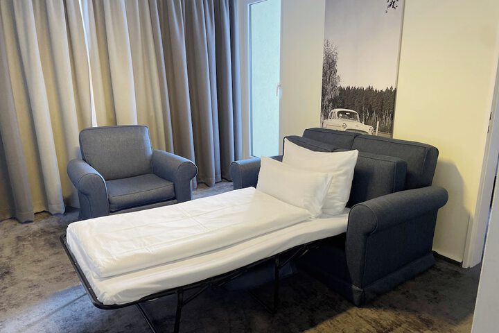 Room 16 of 107