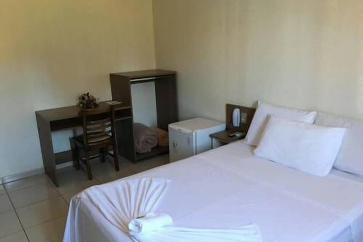 Room 5 of 17