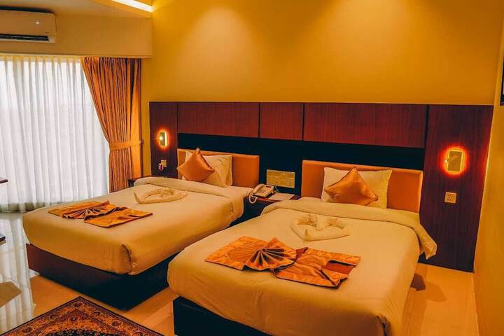Room 7 of 28