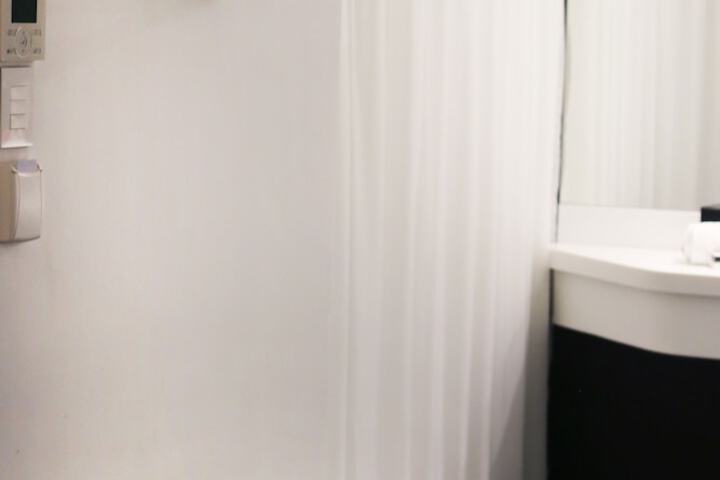 Room 4 of 24