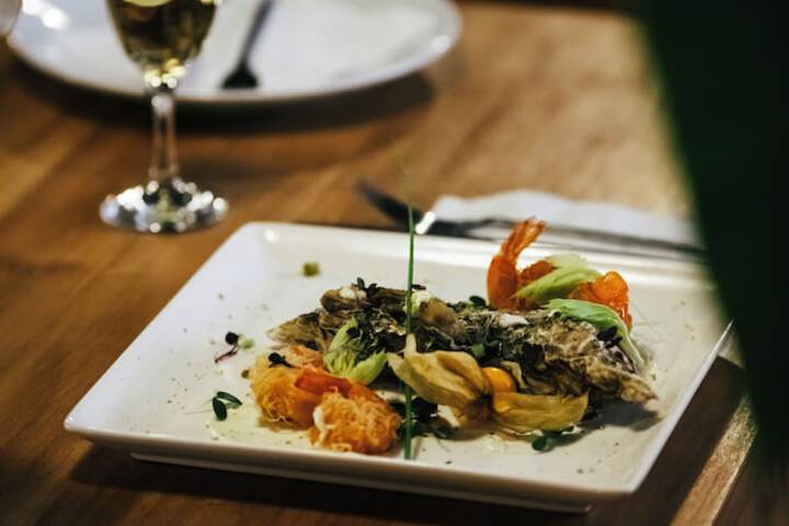 Dining 54 of 70