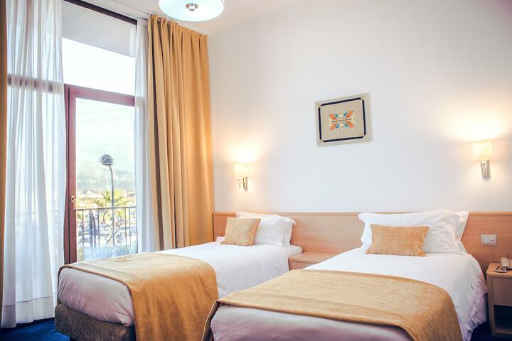 Room 10 of 71