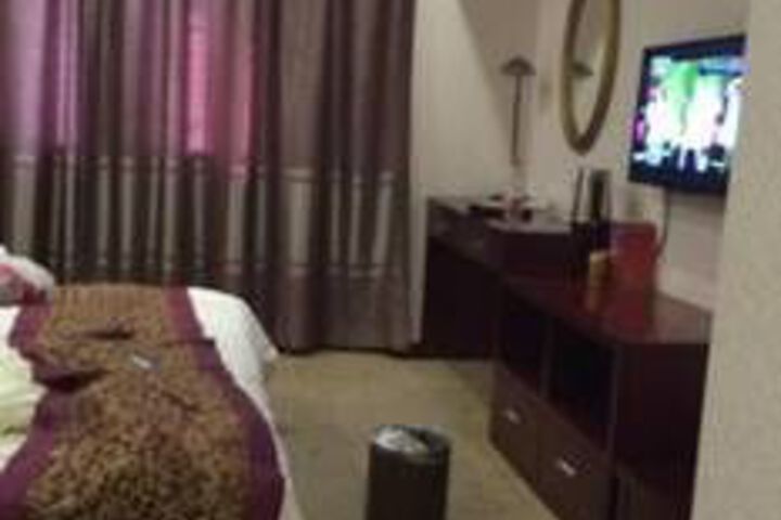 Room 10 of 33