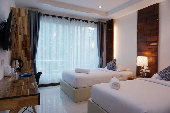 Room 15 of 48