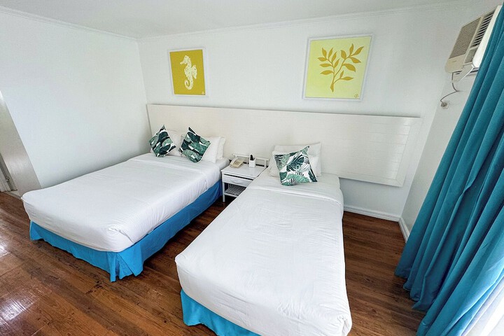 Room 33 of 164