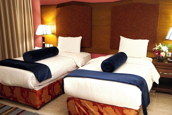 Room 5 of 13