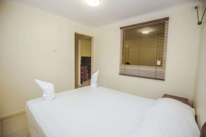 Room 9 of 28