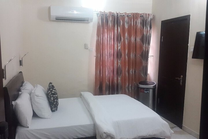 Room 28 of 58